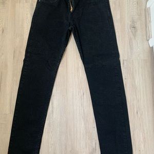 Levi’s black jeans